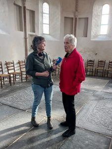Interview Omrop Fryslân besteed aandacht aan fresco in kerk van Boazum
